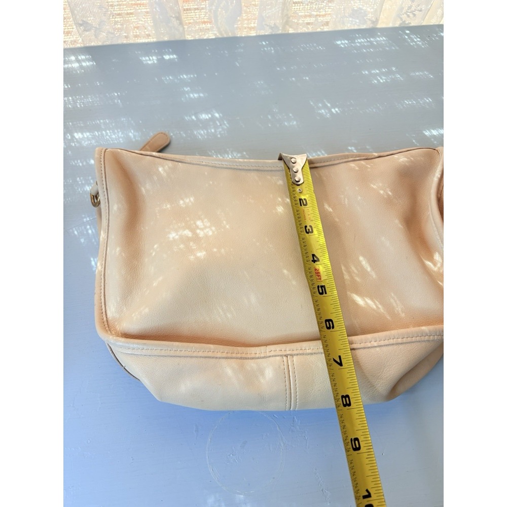 Vintage COACH Bone white Leather, Swinger Shoulder Crossbody Bag, Large, 90s USA - Picture 15 of 15